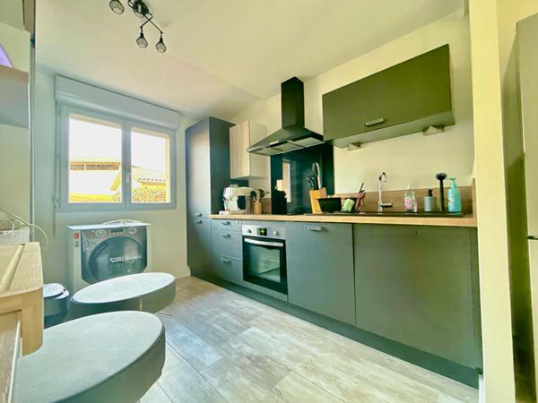 A VENDRE : MAISON MITOYENNE T3 AVEC PISCINE, GARAGE ET JARDIN PRIVATIF