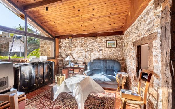 Maison à vendre    7 pièces • 149 m2 Saint-Priest-Taurion