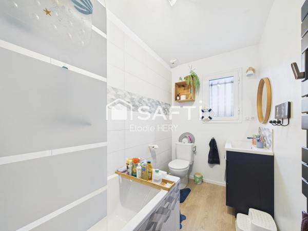 Maison rénovée 150 m² de plain-pied, 4 chambres, jardin et carport