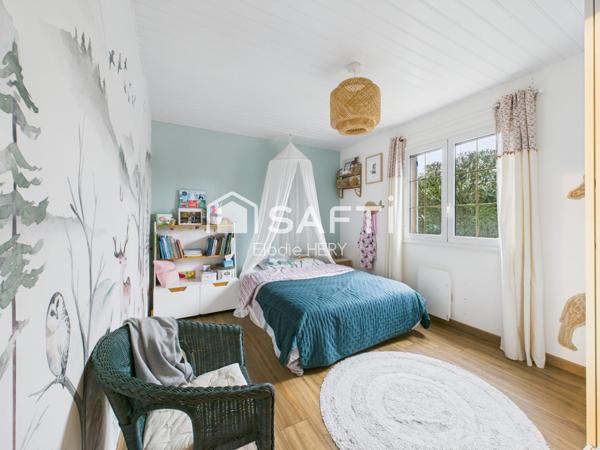 Maison rénovée 150 m² de plain-pied, 4 chambres, jardin et carport