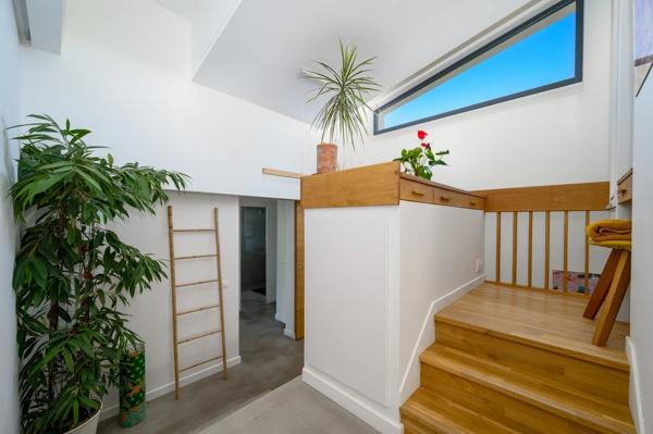 Vente                                                      Maison
                        
                     8 pièces                      200 m2                     à Vallauris