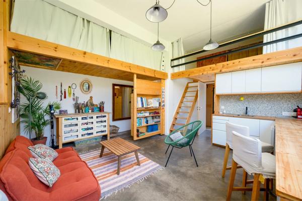 Vente                                                      Maison
                        
                     8 pièces                      200 m2                     à Vallauris