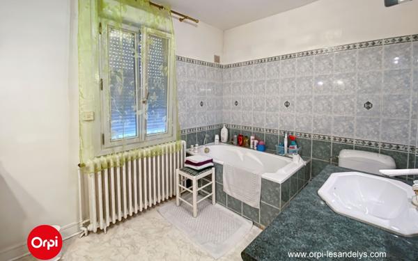 Maison à vendre    7 pièces • 186 m2 Charleval