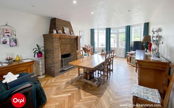 Maison à vendre    7 pièces • 186 m2 Charleval