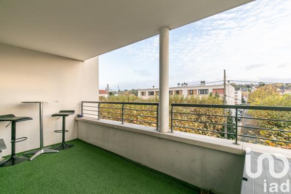 Appartement 3 pièces de 70 m² à Rosny-sous-Bois (93110)