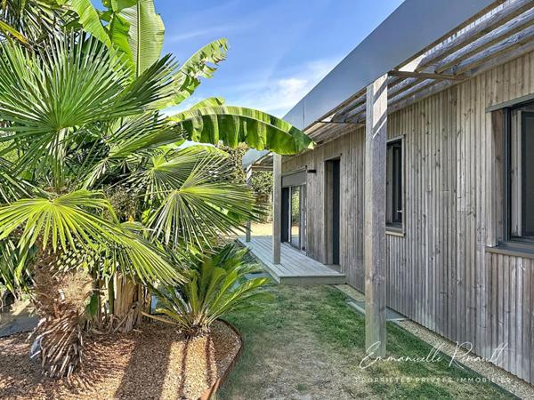 Propriété exceptionnelle Sarzeau centre · Ensemble immobilier, jardin clos, piscine