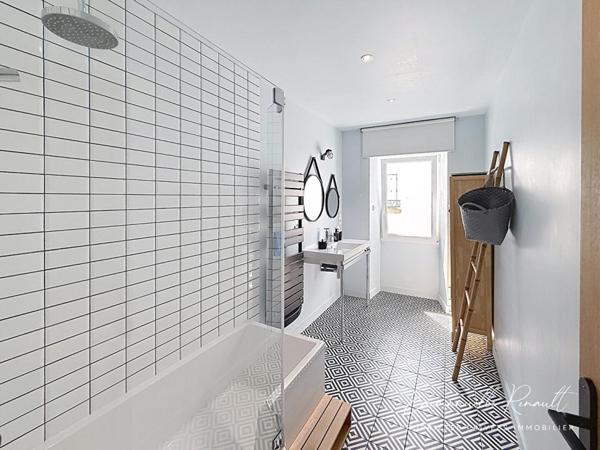 Propriété exceptionnelle Sarzeau centre · Ensemble immobilier, jardin clos, piscine