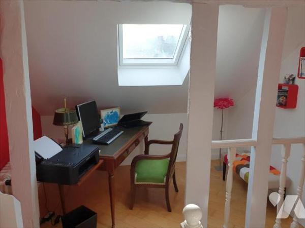 Située au C?ur du Village de Saint Martin D'Ablois, Maison ancienne lumineuse, entièrement réno...