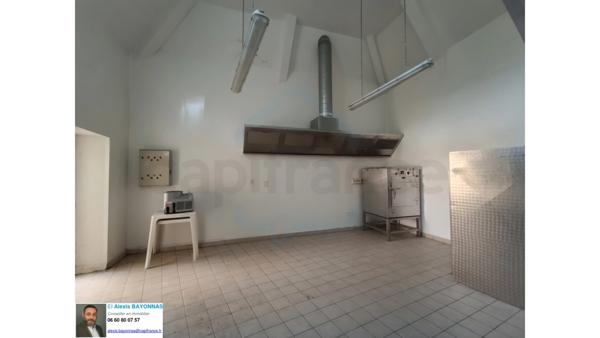 Ensemble immobilier mixte 420 m² – Centre-ville de Châteauneuf-du-Faou