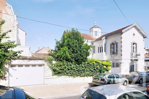 Maison à vendre  8 pièces - 192 m 2   CHANCELADE  - 24