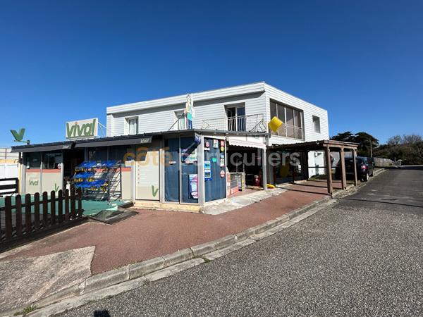 Location
                Local commercial210 m² - SOULAC SUR MER (33780)