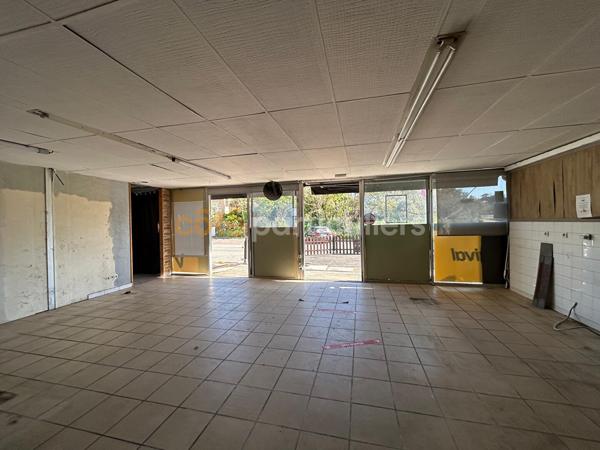Location
                Local commercial210 m² - SOULAC SUR MER (33780)