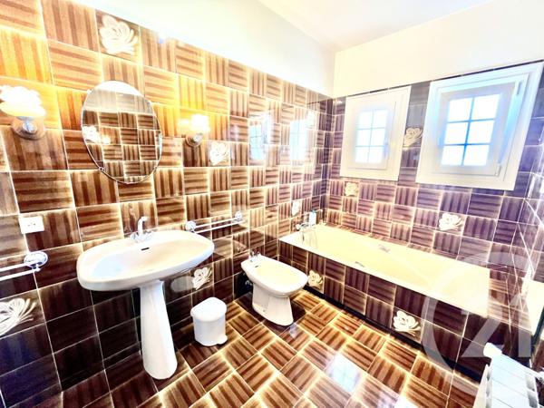 Maison à vendre  9 pièces - 213 m2 CIBOURE - 64