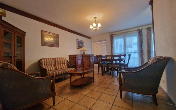 Appartement à vendre    4 pièces • 82,83 m2 Vaires-sur-Marne