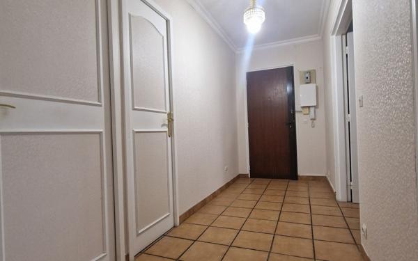 Appartement à vendre    4 pièces • 82,83 m2 Vaires-sur-Marne