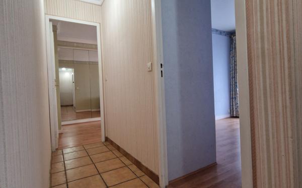 Appartement à vendre    4 pièces • 82,83 m2 Vaires-sur-Marne