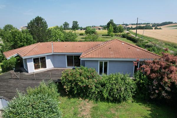 A vendre Maison a NÉrac 5 pièce(s) 145m² 4 chambres avec jardin 2700m²