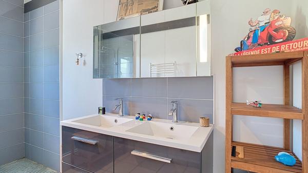 A vendre Maison a NÉrac 5 pièce(s) 145m² 4 chambres avec jardin 2700m²