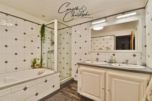 Maison à vendre 6 pièces MONTAGNAC 4 chambres grans salon lumineux