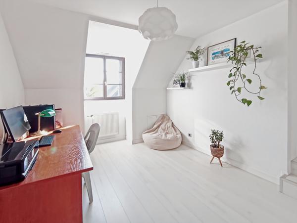 Saint-Cyr-sous-Dourdan (91410) Belle maison familiale de 6 pièces sur vaste terrain de 1 416 m2 proche de toutes commodités