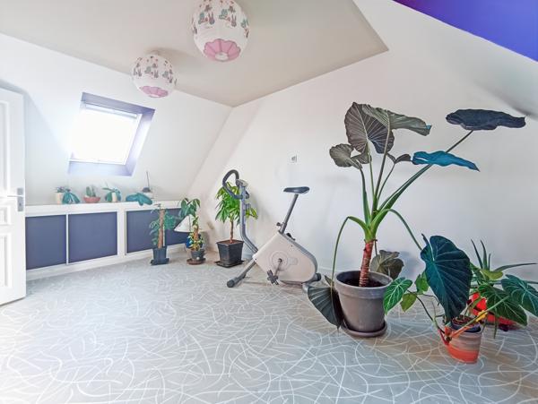 Saint-Cyr-sous-Dourdan (91410) Belle maison familiale de 6 pièces sur vaste terrain de 1 416 m2 proche de toutes commodités