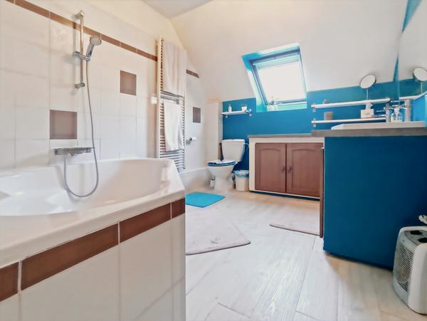 Saint-Cyr-sous-Dourdan (91410) Belle maison familiale de 6 pièces sur vaste terrain de 1 416 m2 proche de toutes commodités