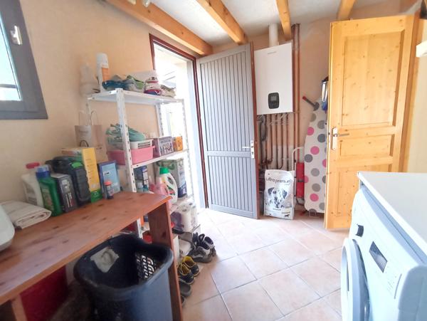 Saint-Cyr-sous-Dourdan (91410) Belle maison familiale de 6 pièces sur vaste terrain de 1 416 m2 proche de toutes commodités