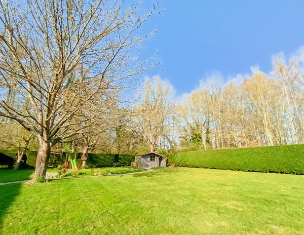 Saint-Cyr-sous-Dourdan (91410) Belle maison familiale de 6 pièces sur vaste terrain de 1 416 m2 proche de toutes commodités