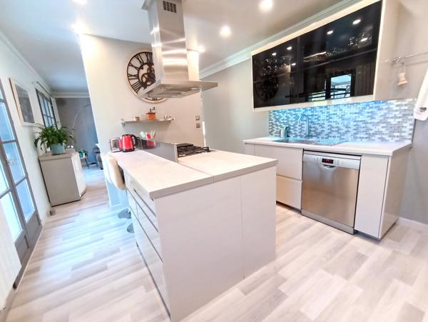 Saint-Cyr-sous-Dourdan (91410) Belle maison familiale de 6 pièces sur vaste terrain de 1 416 m2 proche de toutes commodités