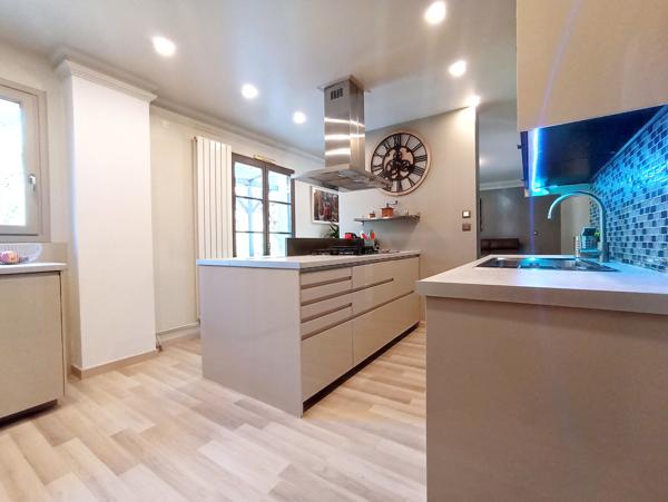 Saint-Cyr-sous-Dourdan (91410) Belle maison familiale de 6 pièces sur vaste terrain de 1 416 m2 proche de toutes commodités