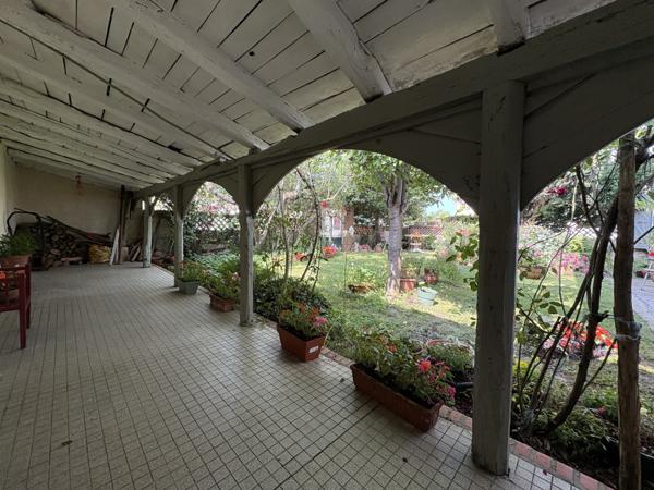 Cadours (31480) Exclusivité : Charmante maison de village de 215m2, T5 avec garage et jardin