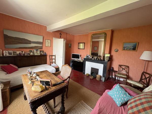 Cadours (31480) Exclusivité : Charmante maison de village de 215m2, T5 avec garage et jardin