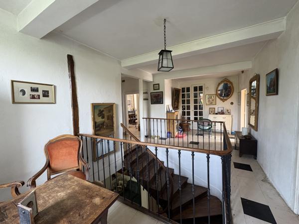 Cadours (31480) Exclusivité : Charmante maison de village de 215m2, T5 avec garage et jardin