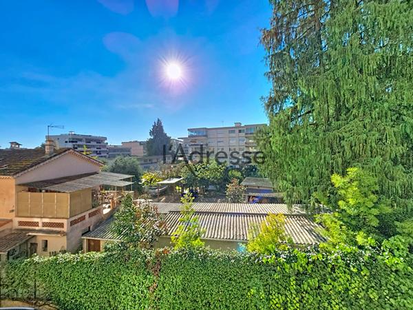 Beau T2 TRAVERSANT avec Cave et Garage !