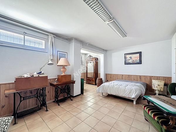 MAISON FAMILIALE D'EXCEPTION : VOLUMES , LUMINOSITÉ , POTENTIEL ÉVOLUTIF  A BUXEROLLES