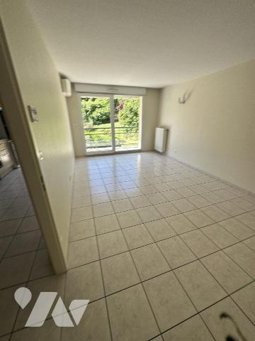 APPARTEMENT TYPE F2 avec TERRASSE CAVE ET GARAGE