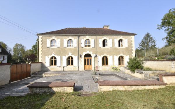 Maison à vendre    5 pièces •  Donzy