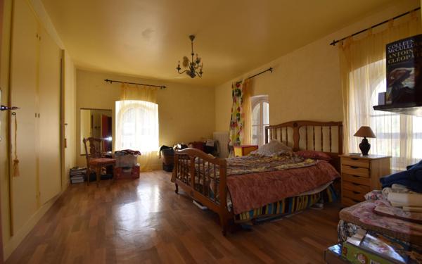 Maison à vendre    5 pièces •  Donzy