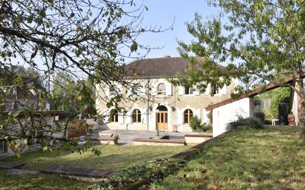 Maison à vendre    5 pièces •  Donzy