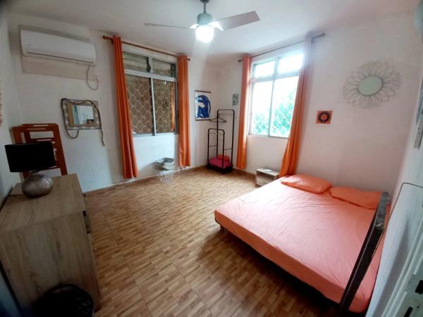 Villa double, Un T4 et Un T3 à vendre LE GOSIER (971), T4 vue mer, 2 entrées distinctes