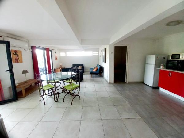 Villa double, Un T4 et Un T3 à vendre LE GOSIER (971), T4 vue mer, 2 entrées distinctes
