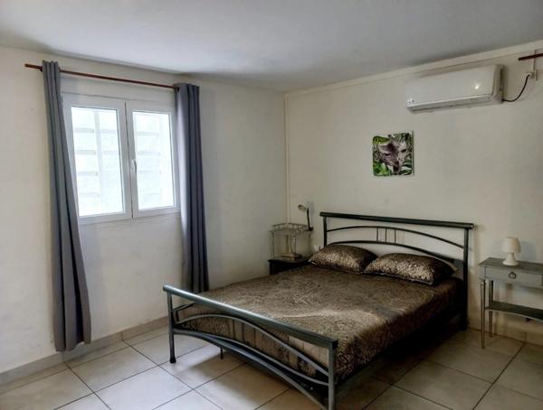 Villa double, Un T4 et Un T3 à vendre LE GOSIER (971), T4 vue mer, 2 entrées distinctes