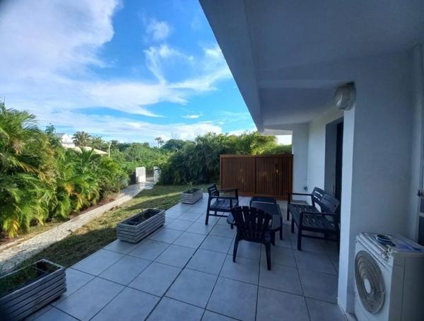 Villa double, Un T4 et Un T3 à vendre LE GOSIER (971), T4 vue mer, 2 entrées distinctes