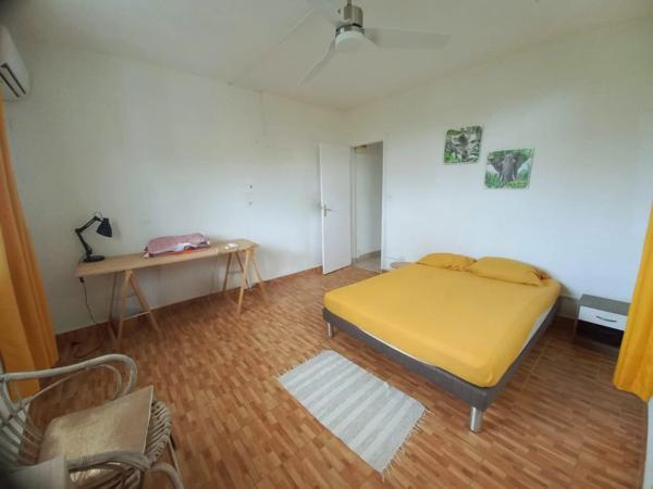 Villa double, Un T4 et Un T3 à vendre LE GOSIER (971), T4 vue mer, 2 entrées distinctes