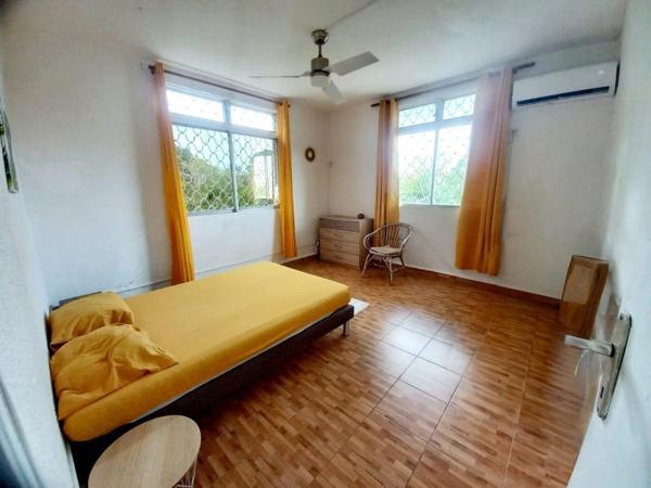 Villa double, Un T4 et Un T3 à vendre LE GOSIER (971), T4 vue mer, 2 entrées distinctes