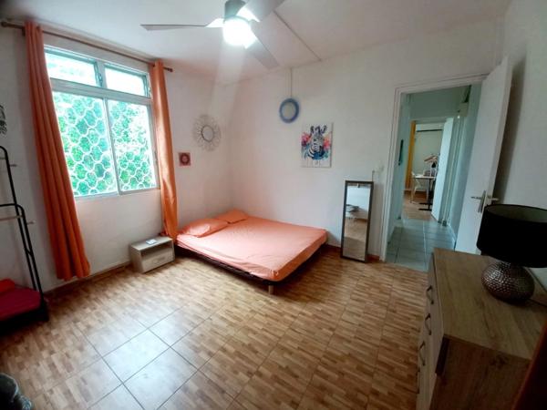 Villa double, Un T4 et Un T3 à vendre LE GOSIER (971), T4 vue mer, 2 entrées distinctes