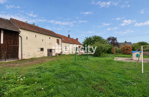 Maison
         5 pièces
        - 87 m² Exclusivité 66 500 €*