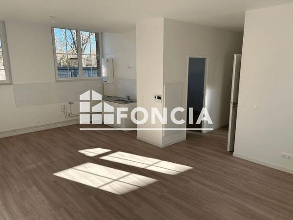 Location Appartement 4 pièces 73.6 m² - 5 BOULEVARD JULES FERRY Louviers 27400