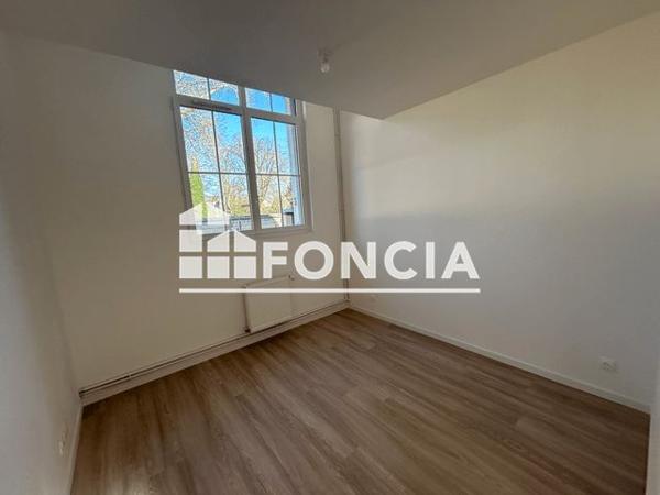 Location Appartement 4 pièces 73.6 m² - 5 BOULEVARD JULES FERRY Louviers 27400