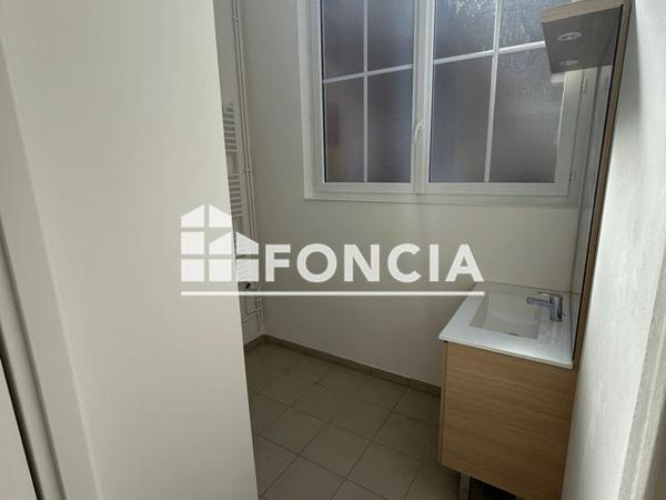 Location Appartement 4 pièces 73.6 m² - 5 BOULEVARD JULES FERRY Louviers 27400